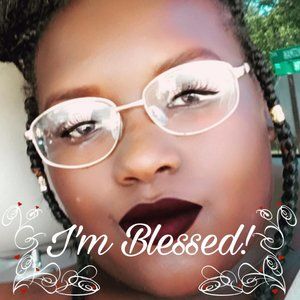 Meet your Posher, Adrianna